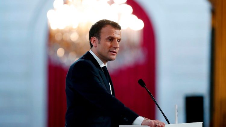 Frankreichs Präsident Macron strebt Reformen bei Bioethik an