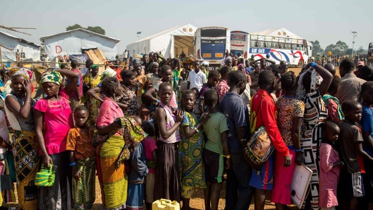 Refugees from the DRC arrive in Uganda