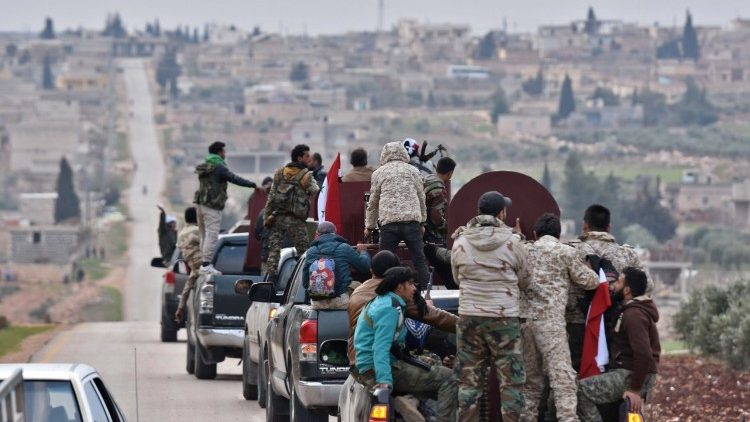 Civili in fuga da Afrin