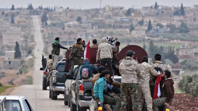 Syrische Kämpfer bei der Ankunft in Afrin