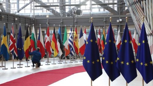 Asvis: l'Europa esca più forte dalla crisi, non conta solo il Pil