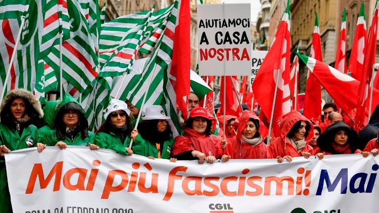 Eine Demo gegen Rassismus und Faschismus in Rom am Samstag