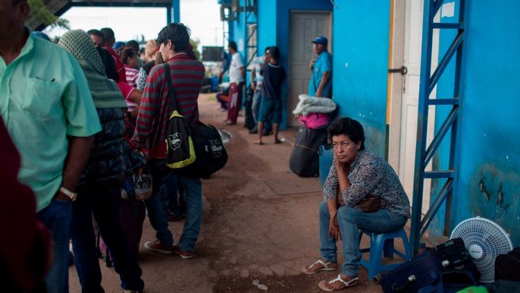 Венцуелски бежанци на бразилската граница
