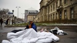france-weather-snow-homelessness-1519906980951.jpg