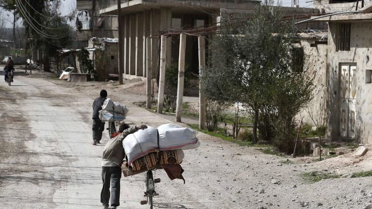 Des syriens fuyants la Ghouta orientale, le 1er mars 2018. 