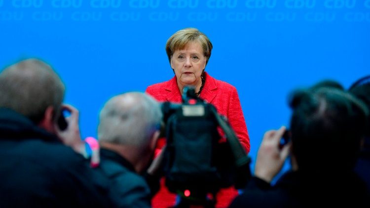 Bundeskanzlerin Merkel freut sich über SPD-Votum