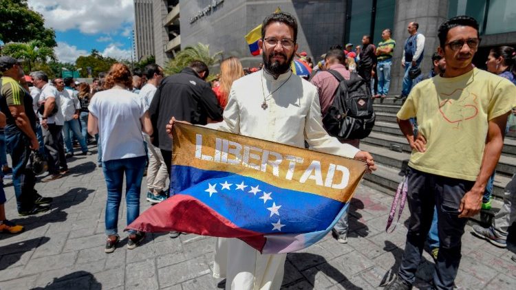 Venezuela: manifestazione contro il governo