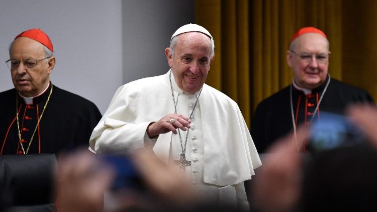 Papa Francisco na reunião pré-sinodal com os jovens