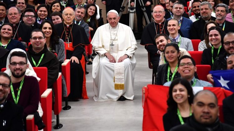 Papa Francisco durante encontro pré-sinodal realizado em março de 2018
