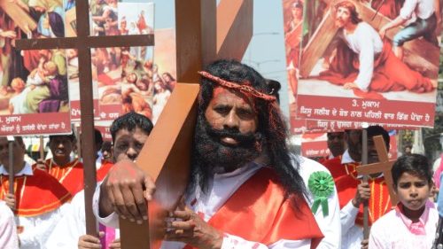 Índia: ao se recusarem a adorar ídolos, famílias cristãs são atacadas no Estado de Chhattisgarh