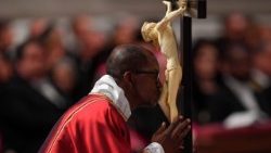 vatican-pope-good-friday-1522429388023.jpg
