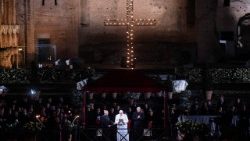 vatican-pope-mass-way-of-the-cross-1522443793222.jpg