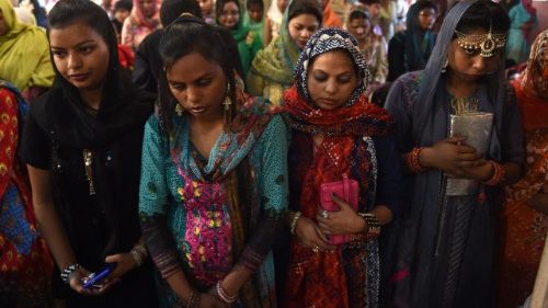 Irland/Pakistan: Keine Visa für Weltfamilientreffen