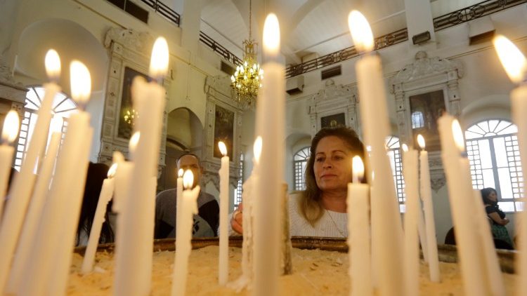 Les chapelets bénis seront donnés aux familles catholiques syriennes. 