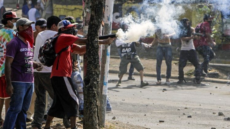 TOPSHOT-NICARAGUA-STUDENTS-PROTEST