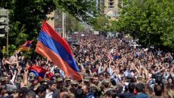 topshot-armenia-politics-opposition-protest-1524490684141.jpg