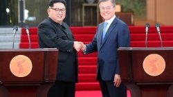 skorea-nkorea-diplomacy-summit-1524826980917.jpg