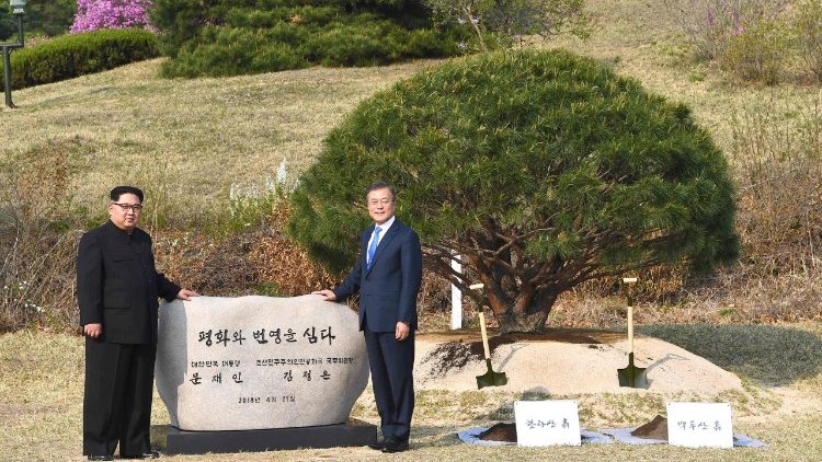 Le sommet entre les deux présidents coréens, le 27 avril, a été salué par la délégation œcuménique.