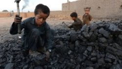 topshot-afghanistan-economy-child-labour-1524988696442.jpg