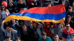 armenia-politics-opposition-demo-1525101185782.jpg
