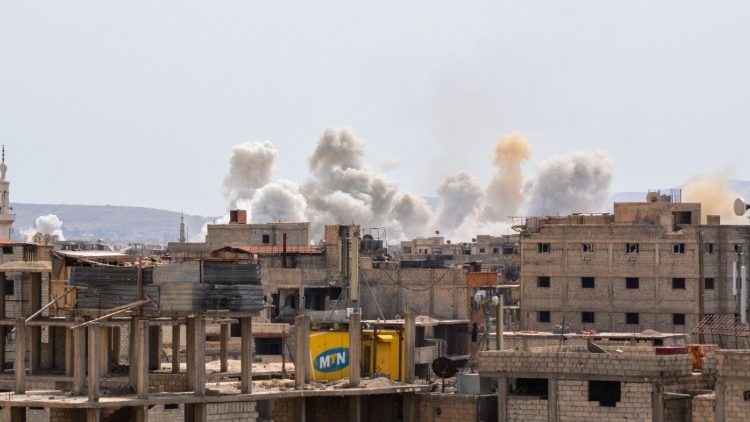 Bombardements au sud de Damas, la capitale syrienne, le 2 mai 2018.