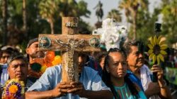 mexico-religion-feast-cross-1525363381017.jpg