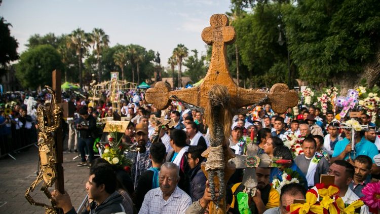 Une messe pour la Fête de la Croix, le 3 mai 2018, à Morelia au Mexique. 