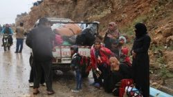 syria-conflict-evacuation-1525703582793.jpg