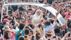 vatican-pope-audience-1525860182642.jpg