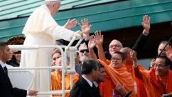 italy-vatican-pope-visit-1525942684300.jpg