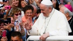italy-vatican-pope-visit-1525942688343.jpg