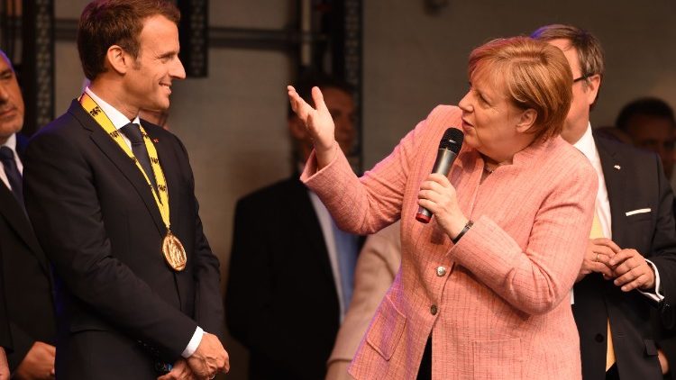 Lobrede Merkels für Macron bei der Karlspreisverleihung