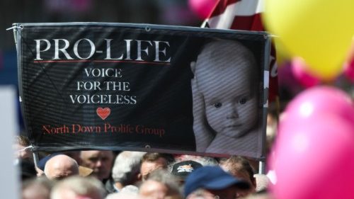 Folyatjuk a harcot az életért: Zaymus Eszter az írországi abortusztörvény liberalizálásáról