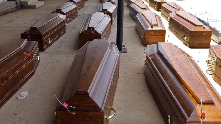 Os caixões dos coptas assassinados
