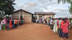 burundi-constitution-politics-vote-unrest-1526535784268.jpg