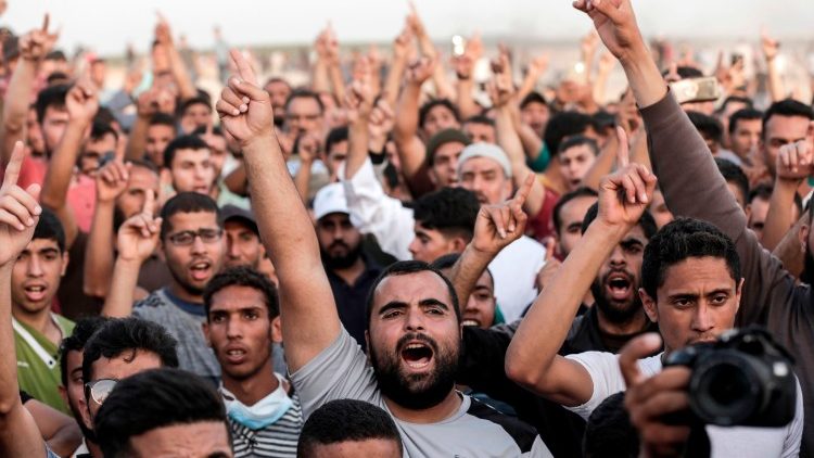 Palestyńczycy w Gazie protestujący przeciwko okupacji władz Izraelskich