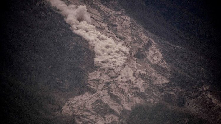 guatemala-volcano-fuego-1528124859955.jpg