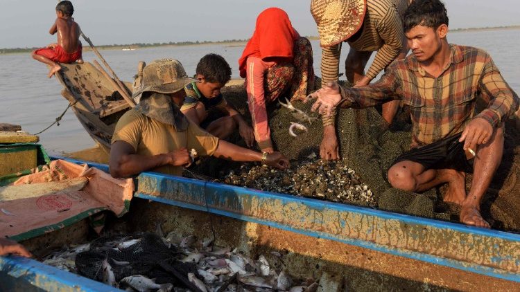 Pescatori cambogiani 