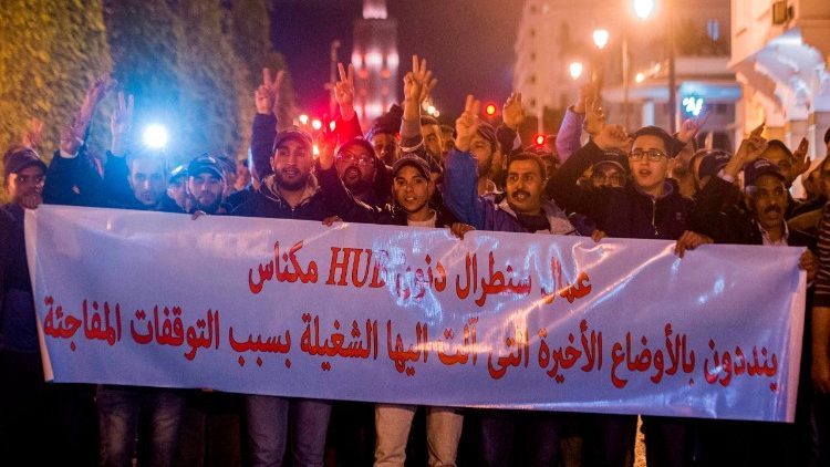 Les employées de la filiale marocaine de Danone, lors d'une manifestation contre le boycott devant le parlement de Rabat, le 5 juin 2018. 