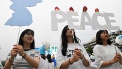 skorea-us-nkorea-peace-rally-1528544271008.jpg