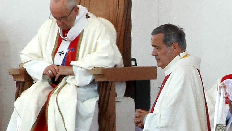 Папа Франциск и епископ Хуан Баррос