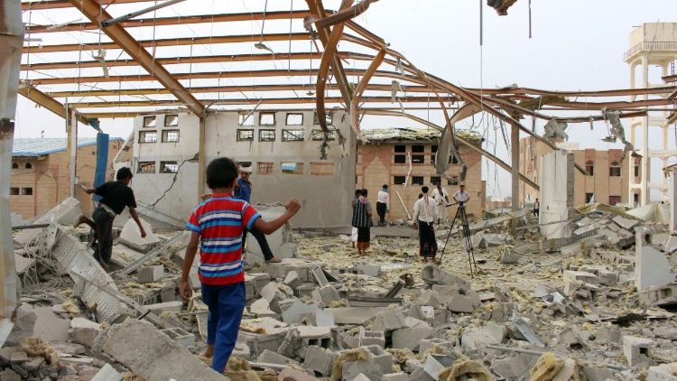 也門戰火下的房舍