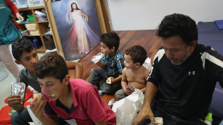 immigrant-shelters-on-both-sides-of-u-s--mexi-1528774049263.jpg