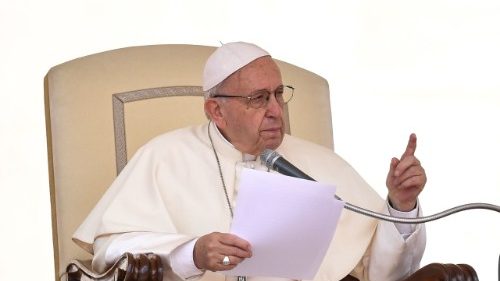 Papst bei Generalaudienz: Fußball-WM im Zeichen des Friedens