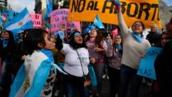 argentina-abortion-bill-protest-1528914858864.jpg