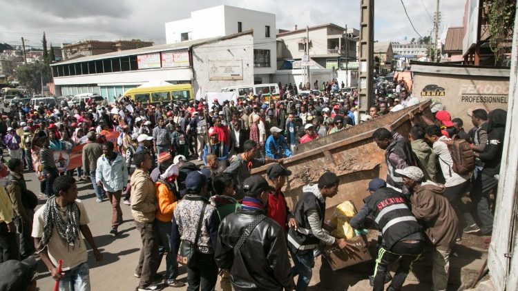 Eine Demonstration in der Hauptstadt Antananarivo am 14. Juni