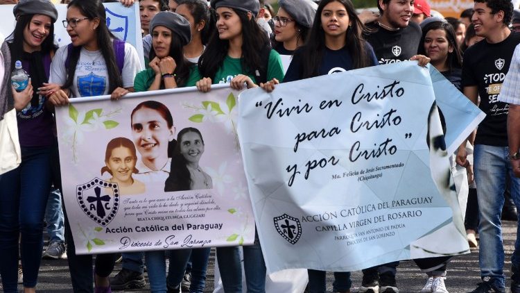 Mladi Paragvajci na beatifikaciji karmelićanke Marije Felicije de Jesus Sacramentado