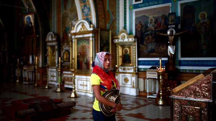 Tín hữu Colombia cầu nguyện