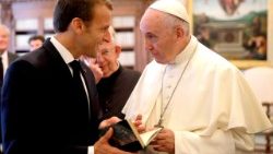 vatican-france-macron-pope-1530008348572.jpg