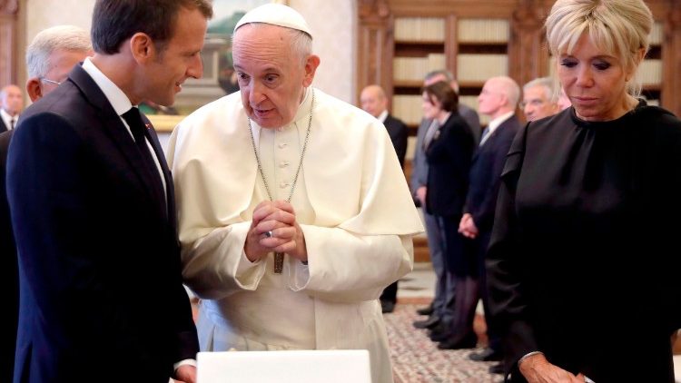  Papa pret Presidentin e Francës, Macron